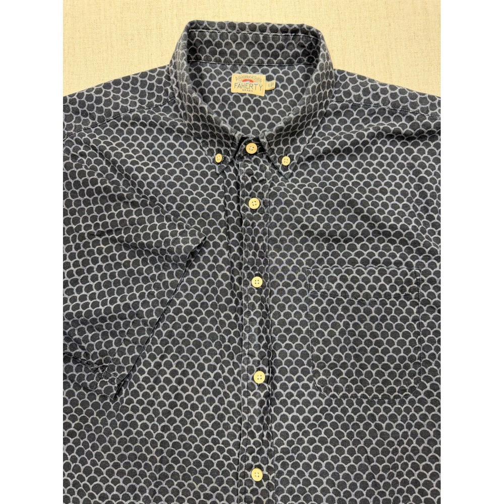 Faherty Brand Mens Large Indigo Blue Scale Print Short Sleeve Button Down Shirt
